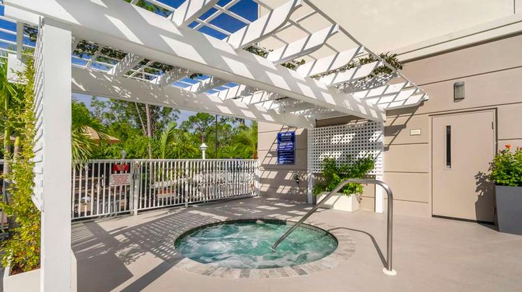 Comfort Inn & Suites Port Charlotte Pool