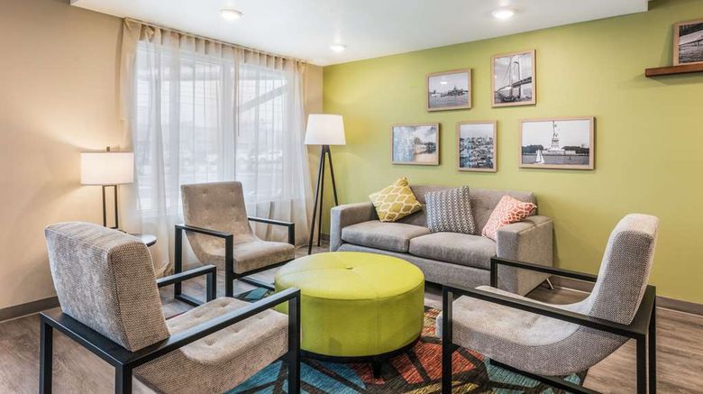 <b>WoodSpring Suites Linden Lobby</b>. Images powered by <a href="https://iceportal.shijigroup.com/" title="IcePortal" target="_blank">IcePortal</a>.