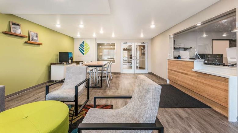 <b>WoodSpring Suites Linden Lobby</b>. Images powered by <a href="https://iceportal.shijigroup.com/" title="IcePortal" target="_blank">IcePortal</a>.