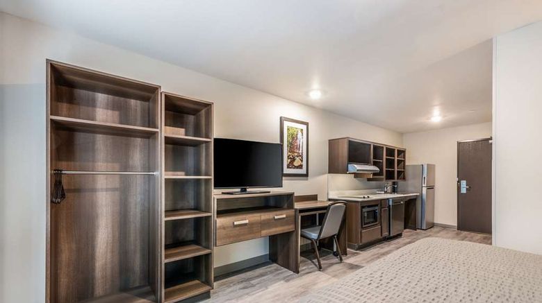<b>WoodSpring Suites Linden Room</b>. Images powered by <a href="https://iceportal.shijigroup.com/" title="IcePortal" target="_blank">IcePortal</a>.