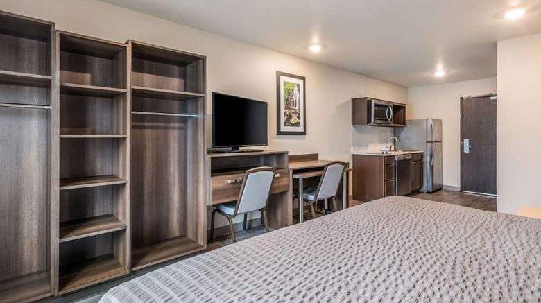 <b>WoodSpring Suites Linden Room</b>. Images powered by <a href="https://iceportal.shijigroup.com/" title="IcePortal" target="_blank">IcePortal</a>.