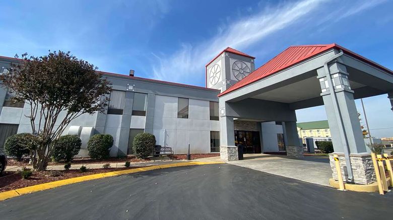 Baymont by Wyndham Nashville SE Exterior. Images powered by <a href="https://iceportal.shijigroup.com" target="_blank" rel="noopener">Ice Portal</a>.