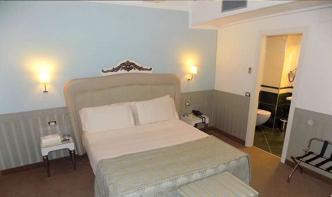 Oriente Bari Hotel Room