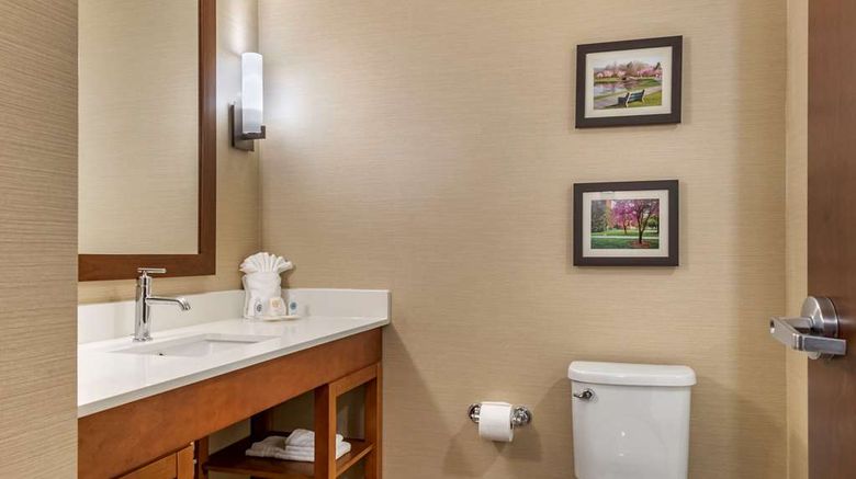 <b>Comfort Suites Camp Hill Harrisburg West Suite</b>. Images powered by <a href="https://iceportal.shijigroup.com/" title="IcePortal" target="_blank">IcePortal</a>.