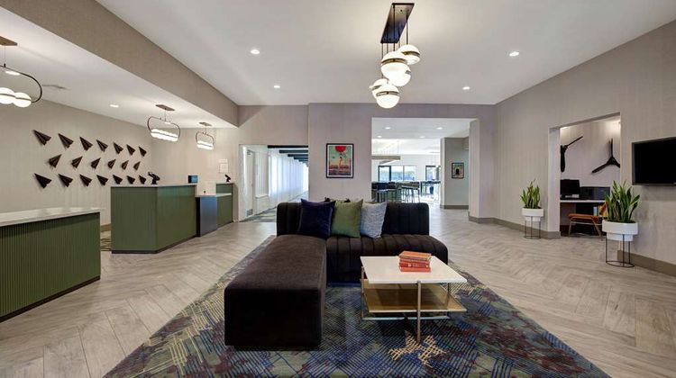 DoubleTree by Hilton Palmdale Lobby