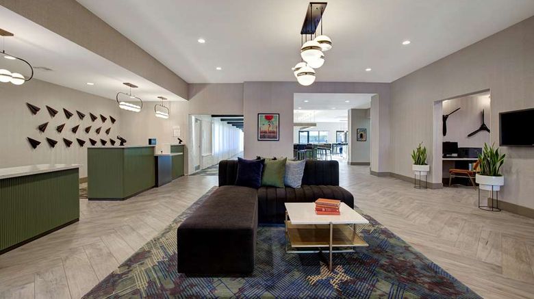<b>DoubleTree by Hilton Palmdale Lobby</b>. Images powered by <a href="https://iceportal.shijigroup.com/" title="IcePortal" target="_blank">IcePortal</a>.