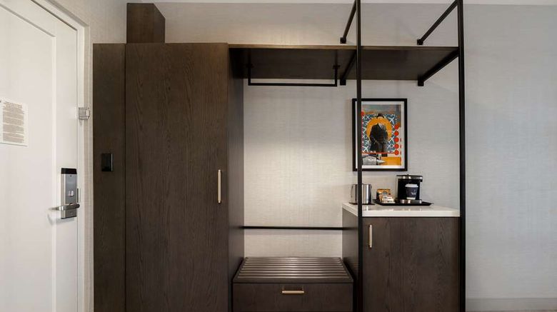 <b>DoubleTree by Hilton Palmdale Room</b>. Images powered by <a href="https://iceportal.shijigroup.com/" title="IcePortal" target="_blank">IcePortal</a>.