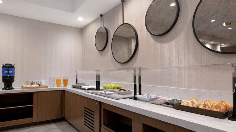 DoubleTree by Hilton Palmdale Restaurant