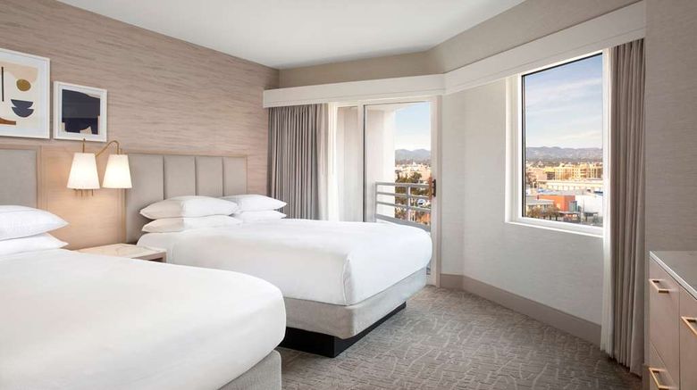 <b>Hilton Santa Monica Hotel & Suites Room</b>. Images powered by <a href="https://iceportal.shijigroup.com/" title="IcePortal" target="_blank">IcePortal</a>.