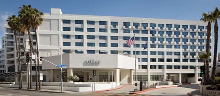 Hilton Santa Monica Hotel & Suites Exterior
