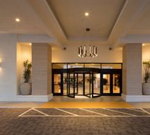 Hilton Santa Monica Hotel & Suites Exterior