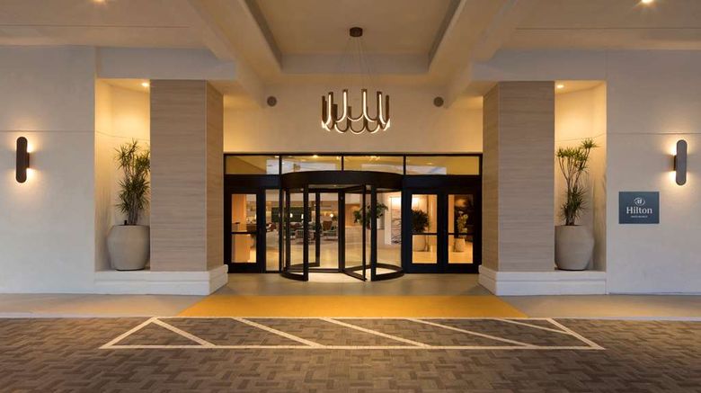 <b>Hilton Santa Monica Hotel & Suites Exterior</b>. Images powered by <a href="https://iceportal.shijigroup.com/" title="IcePortal" target="_blank">IcePortal</a>.