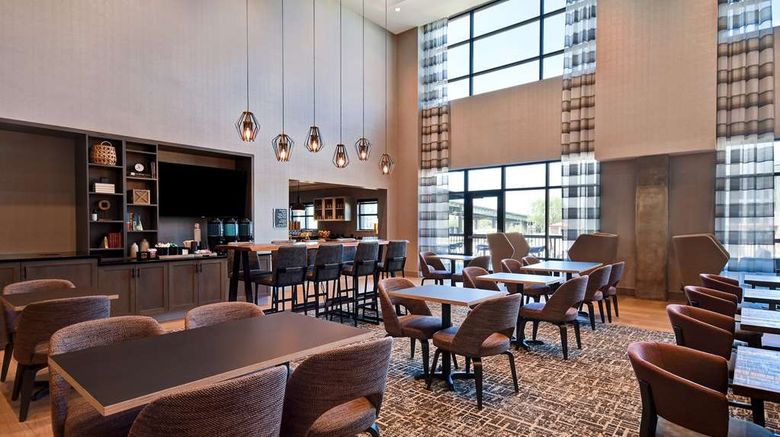 <b>Homewood Suites Tuscaloosa Downtown Lobby</b>. Images powered by <a href="https://iceportal.shijigroup.com/" title="IcePortal" target="_blank">IcePortal</a>.