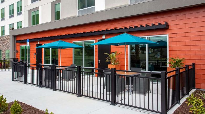 <b>Hampton Inn & Suites North Port Exterior</b>. Images powered by <a href="https://iceportal.shijigroup.com/" title="IcePortal" target="_blank">IcePortal</a>.