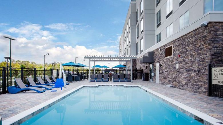 <b>Hampton Inn & Suites North Port Pool</b>. Images powered by <a href="https://iceportal.shijigroup.com/" title="IcePortal" target="_blank">IcePortal</a>.