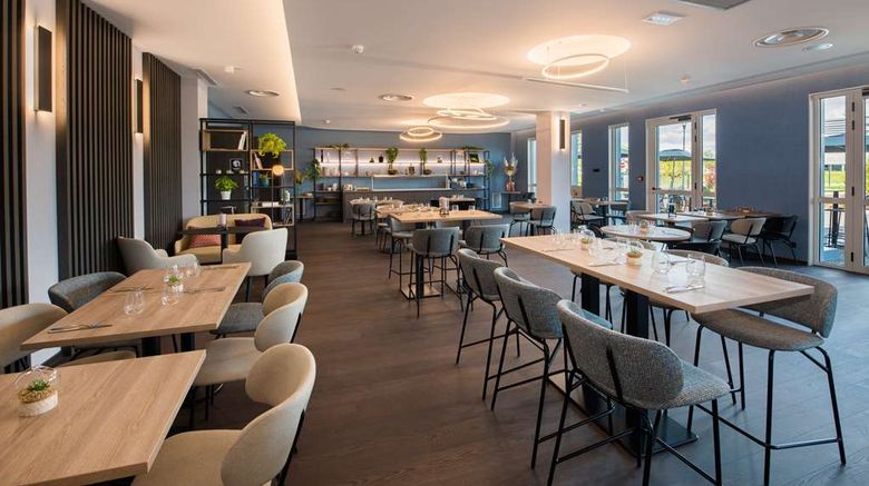 <b>Campanile Smart Lyon Est - Eurexpo Bron Restaurant</b>. Images powered by <a href="https://iceportal.shijigroup.com/" title="IcePortal" target="_blank">IcePortal</a>.