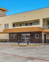 Americas Best Value Inn & Suites Hwy 6
