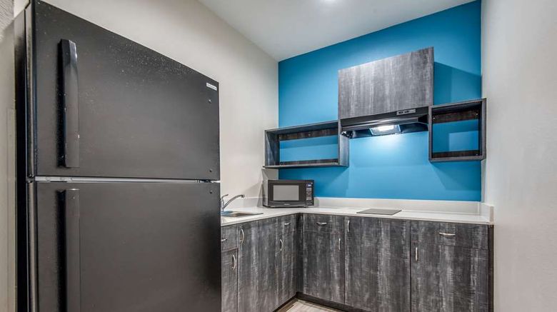 <b>Americas Best Value Inn & Suites Hwy 6 Room</b>. Images powered by <a href="https://iceportal.shijigroup.com/" title="IcePortal" target="_blank">IcePortal</a>.