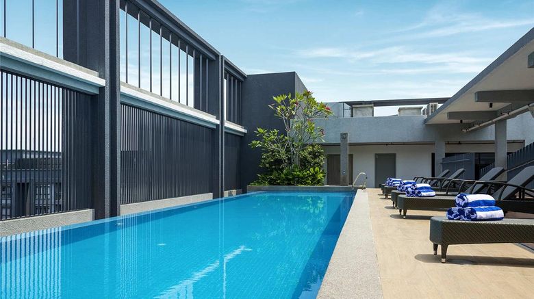<b>Mercure Kuala Lumpur Glenarie Pool</b>. Images powered by <a href="https://iceportal.shijigroup.com/" title="IcePortal" target="_blank">IcePortal</a>.