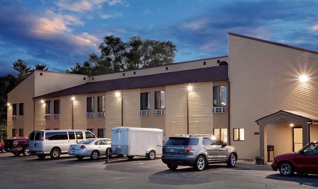 Econo Lodge Canton Exterior