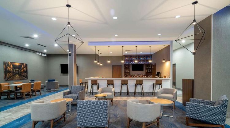 La Quinta Inn & Suites Louisville NE Restaurant