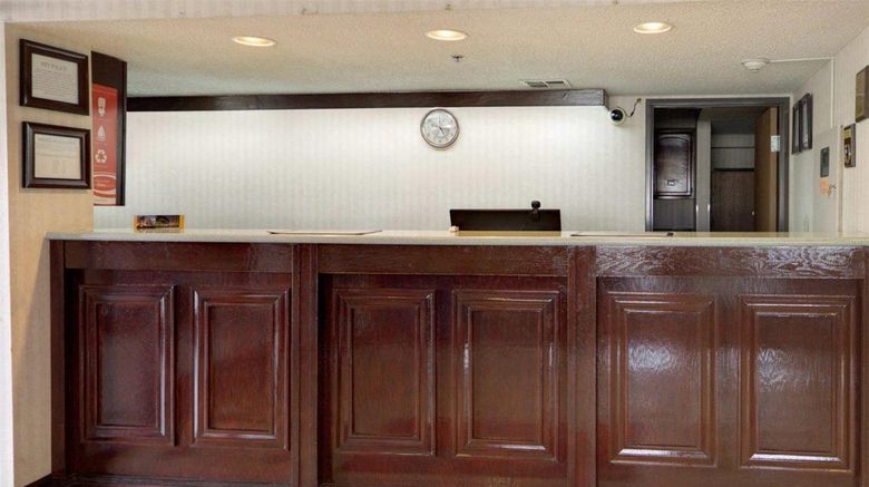<b>Econo Lodge Inn and Suites El Paso West Lobby</b>. Images powered by <a href="https://iceportal.shijigroup.com/" title="IcePortal" target="_blank">IcePortal</a>.