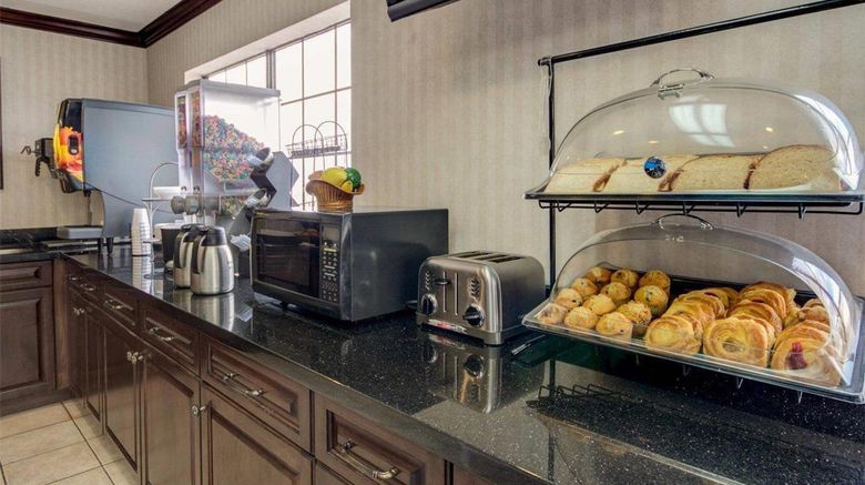 <b>Econo Lodge Inn and Suites El Paso West Restaurant</b>. Images powered by <a href="https://iceportal.shijigroup.com/" title="IcePortal" target="_blank">IcePortal</a>.
