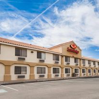 Econo Lodge Inn and Suites El Paso West