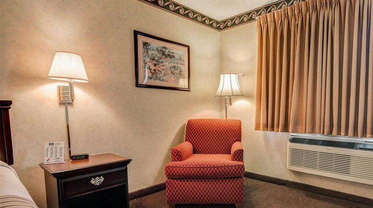 Econo Lodge Inn and Suites El Paso West Room