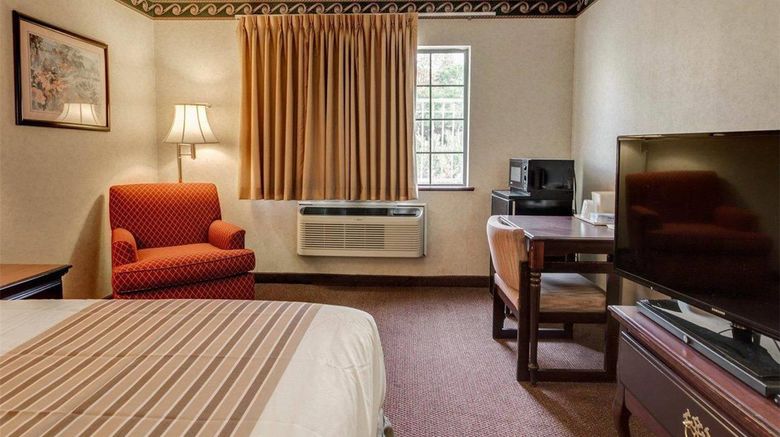 <b>Econo Lodge Inn and Suites El Paso West Room</b>. Images powered by <a href="https://iceportal.shijigroup.com/" title="IcePortal" target="_blank">IcePortal</a>.