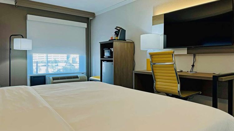City Express I-10 W Energy Corridor Room