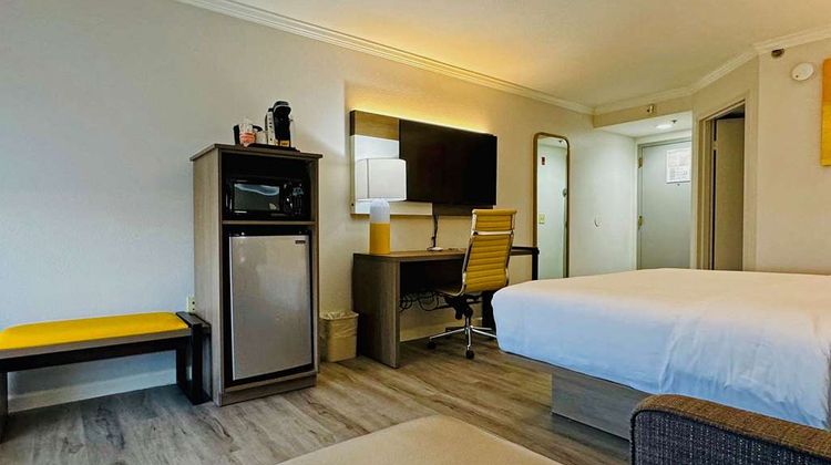 City Express I-10 W Energy Corridor Room