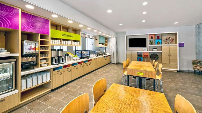 <b>Home2 Suites by Hilton Downtown Restaurant</b>. Images powered by <a href="https://iceportal.shijigroup.com/" title="IcePortal" target="_blank">IcePortal</a>.