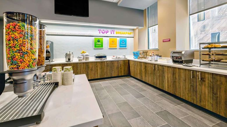 <b>Tru by Hilton Minneapolis Downtown Restaurant</b>. Images powered by <a href="https://iceportal.shijigroup.com/" title="IcePortal" target="_blank">IcePortal</a>.