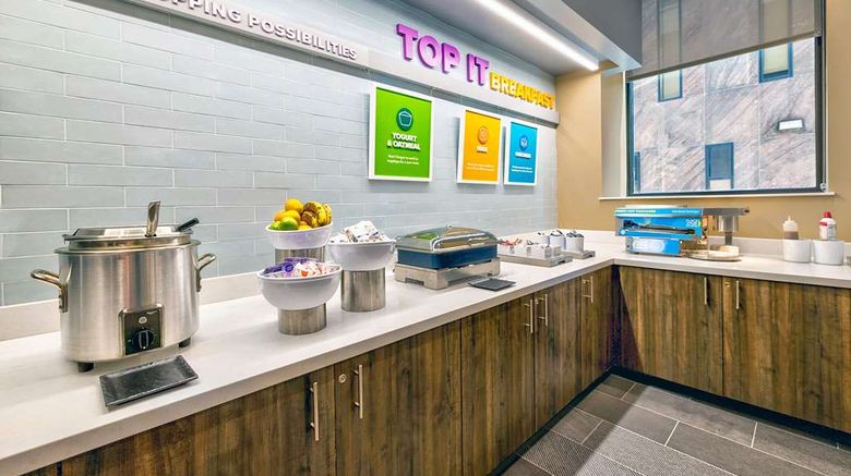 <b>Tru by Hilton Minneapolis Downtown Restaurant</b>. Images powered by <a href="https://iceportal.shijigroup.com/" title="IcePortal" target="_blank">IcePortal</a>.