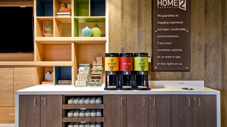 Home2 Suites by Hilton Bowling Green Lobby