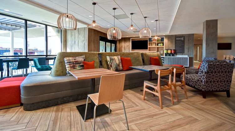 Home2 Suites by Hilton Bowling Green Lobby