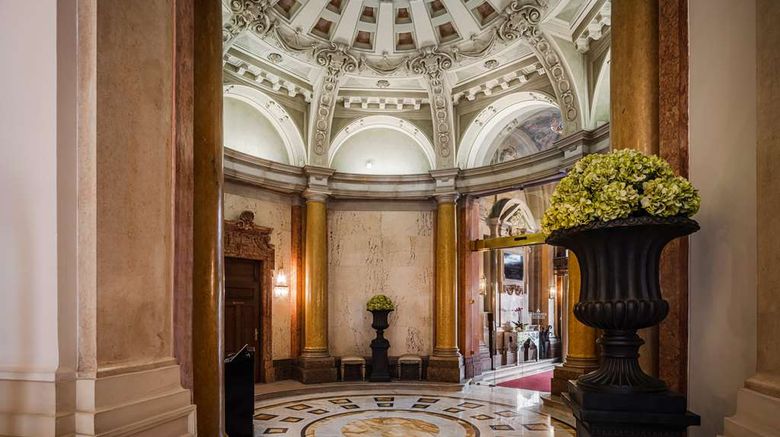 <b>Anantara New York Palace Budapest Hotel Lobby</b>. Images powered by <a href="https://iceportal.shijigroup.com/" title="IcePortal" target="_blank">IcePortal</a>.