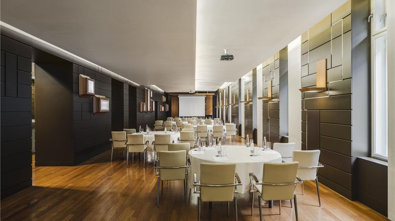 <b>Anantara New York Palace Budapest Hotel Meeting</b>. Images powered by <a href="https://iceportal.shijigroup.com/" title="IcePortal" target="_blank">IcePortal</a>.