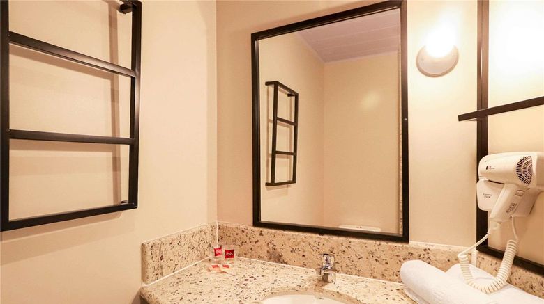 <b>Ibis Hotel Cuiaba Shopping Room</b>. Images powered by <a href="https://iceportal.shijigroup.com/" title="IcePortal" target="_blank">IcePortal</a>.