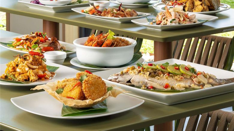 <b>Mercure Rayong Lomtalay Villas & Resort Restaurant</b>. Images powered by <a href="https://iceportal.shijigroup.com/" title="IcePortal" target="_blank">IcePortal</a>.