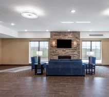 Comfort Inn and Suites Waller Lobby