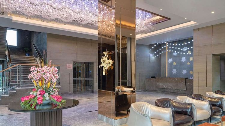 Radisson Blu Towers Kaushambi Delhi NCR Lobby
