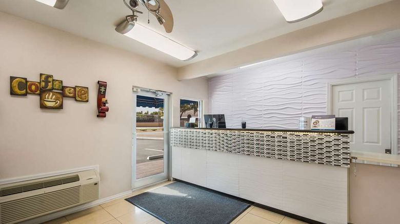 <b>SureStay Hotel Best Western Sarasota N Lobby</b>. Images powered by <a href="https://iceportal.shijigroup.com/" title="IcePortal" target="_blank">IcePortal</a>.