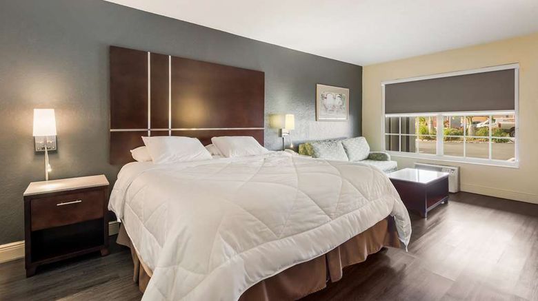 <b>SureStay Hotel Best Western Sarasota N Room</b>. Images powered by <a href="https://iceportal.shijigroup.com/" title="IcePortal" target="_blank">IcePortal</a>.