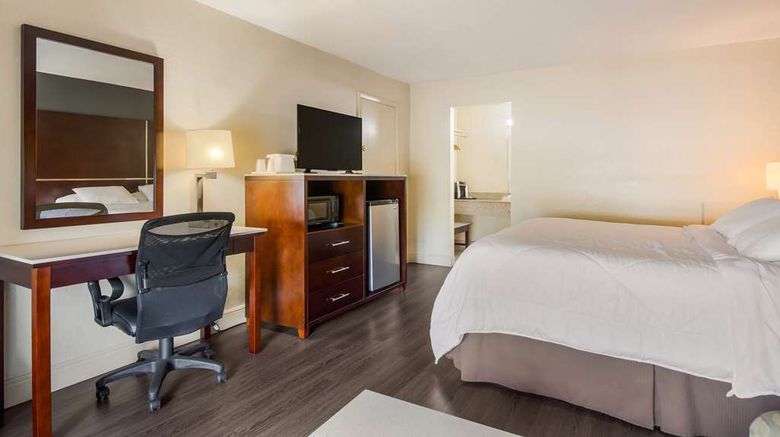 <b>SureStay Hotel Best Western Sarasota N Room</b>. Images powered by <a href="https://iceportal.shijigroup.com/" title="IcePortal" target="_blank">IcePortal</a>.