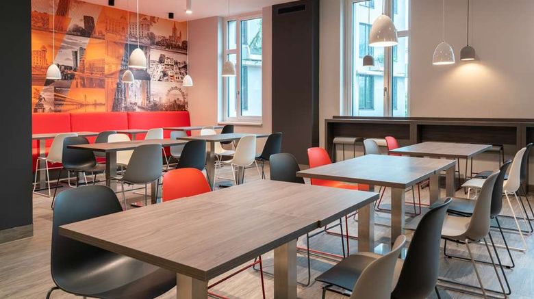 <b>Hotel Campanile Vienna South Lobby</b>. Images powered by <a href="https://iceportal.shijigroup.com/" title="IcePortal" target="_blank">IcePortal</a>.