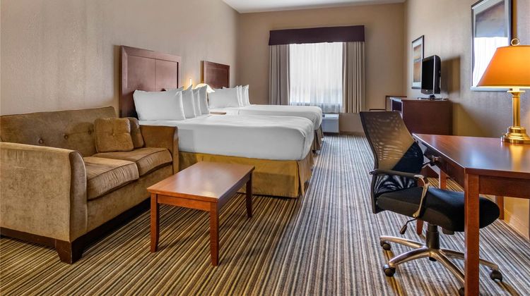 Quality Inn and Suites Rimbey Suite