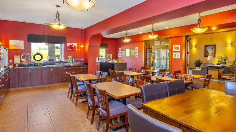 Quality Inn and Suites Rimbey Restaurant