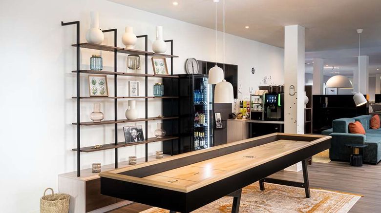 <b>Arthotel ANA Amber Rostock Lobby</b>. Images powered by <a href="https://iceportal.shijigroup.com/" title="IcePortal" target="_blank">IcePortal</a>.
